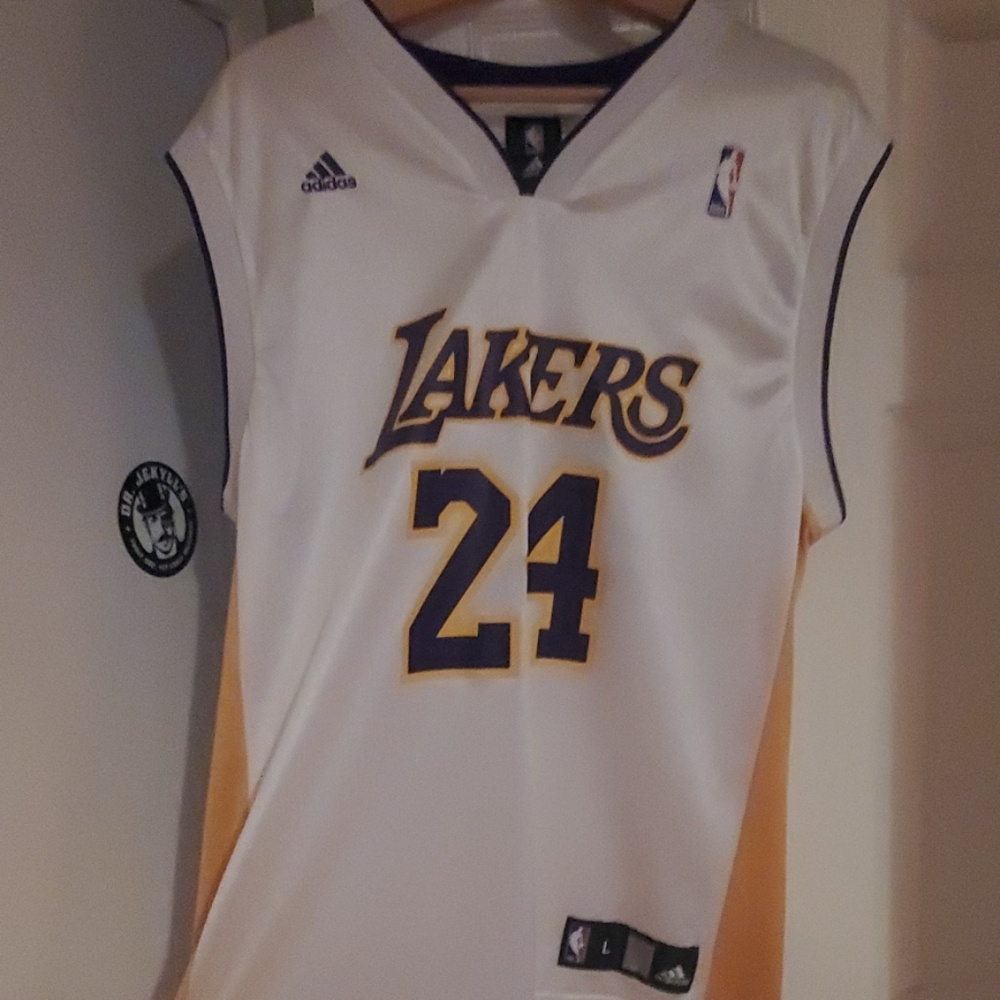 Kobe Bryant jersey